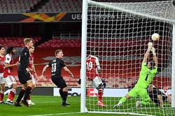 Martin Keown: 'Cần ai đó đấm vào mặt các cầu thủ Arsenal'