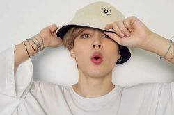 Vẻ đẹp tự nhiên, chưa hề dao kéo của Jimin BTS khiến nhiều bác sĩ thẩm mỹ 'mê mẩn'