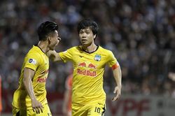 Vòng 8 V-League: HAGL bay cao, Than Quảng Ninh bám sát