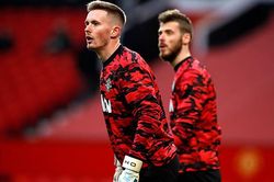 Scholes: 'Henderson là thủ môn số 1 của MU'