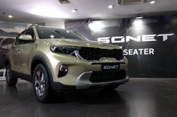 Kia Sonet 7 chỗ trình làng đầu tiên tại Indonesia