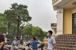 Lình xình đại lý bưu điện đột ngột đóng cửa