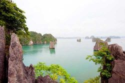 Vụng Hà - thiên đường của đá và nước ở Quảng Ninh