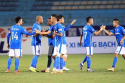 Vì sao có 6 tỷ nhưng CLB Quảng Ninh thua trắng 4 bàn trước Hà Nội FC?