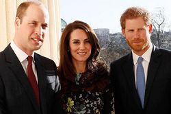 Hoàng tử Harry đã về đến nước Anh, đi thẳng tới nơi ở của William - Kate, lý do là gì vậy?