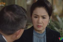 'Hướng dương ngược nắng' tập 53: Ông Quân cầm tay, dứt khoát đòi câu trả lời từ bà Bạch Cúc