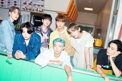 BTS là nhóm Kpop có 1 tỷ view nhanh nhất với 'Dynamite'