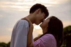 Sự khác biệt giữa yêu thật lòng và 'yêu qua đường'