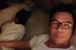 Chồng cũ Lệ Quyên tiết lộ thói quen của con trai mỗi khi ngủ cùng ba, ai cũng bật cười
