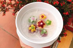 Cận Tết Hàn Thực, bột bánh trôi trắng, bánh trôi ngũ sắc rao khắp chợ mạng
