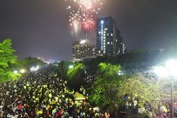 Khởi động mùa du lịch tại thành phố biển Sầm Sơn với sự có mặt của hàng vạn du khách