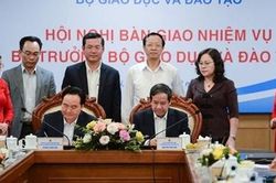 Bàn giao nhiệm vụ Bộ trưởng Bộ Giáo dục và Đào tạo