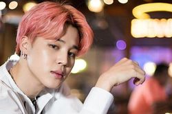 Những lần chung hình với BTS khiến ARMY choáng váng cực độ