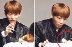 20 thời khắc 'cute' nhất của Jungkook BTS trước camera tại các 'fansign'