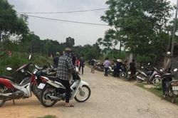 Hai con nhỏ bàng hoàng phát hiện cha mẹ chết khi đi học về