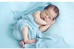 Hy hữu: Cậu bé đầu tiên trên thế giới có 3 dương vật