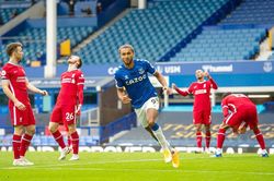 Rio Ferdinand tiến cử tiền đạo 'cực chất' cho MU