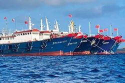 Philippines triệu hồi đại sứ Trung Quốc vì đội tàu ở Biển Đông