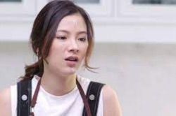 Mỗi sáng mở cửa nhà, tôi bực bội khi thấy cảnh hai đứa cháu nheo nhóc đứng đợi trước cổng