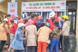 Tủ quần áo nhân ái: Lan tỏa những điều tốt đẹp
