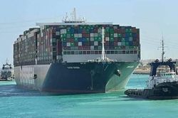 Siêu tàu Ever Given bị Ai Cập cấm rời khỏi kênh đào Suez cho đến khi bồi thường đủ 1 tỷ USD?