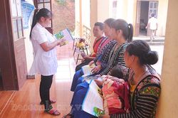 Tháo gỡ khó khăn trong công tác dân số ở xã vùng cao