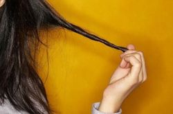 Trẻ hay giật tóc có phải mắc chứng rối loạn tâm lý?