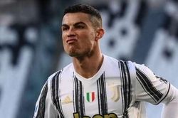 Ronaldo bị cựu tiền vệ Juventus chỉ trích