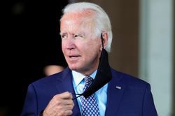 Tổng thống Biden tiếp tục bỏ một chương trình của ông Trump