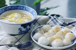 Gợi ý cách bày mâm cúng Tết Hàn thực 2021