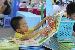 Hội sách Đinh Tị chào mừng Ngày Sách Việt Nam