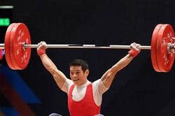 Thắc thỏm nâng tạ
