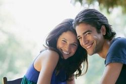 Đau đớn mất vợ vì bị ông hàng xóm 'cướp bóng ngay trên sân nhà'