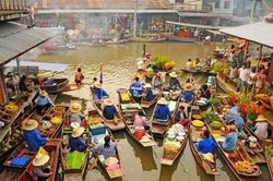 Đến Bangkok khám phá chợ nổi lâu đời nhất Thái Lan