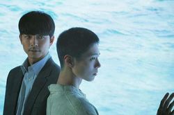 'Seobok' của Gong Yoo - Park Bo Gum: 20 năm kinh nghiệm đàn anh nâng đỡ cho 10 năm diễn xuất đàn em