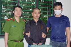 Bắt đối tượng 'ôm' gần 2kg ma túy đá