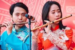 Bài 3: Vợ chồng cùng yêu âm nhạc truyền thống