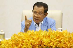 Thủ tướng Hun Sen: Sẽ xử phạt người rò rỉ tin phong tỏa