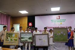 Không gian tranh đầy sức sống tại các bệnh viện