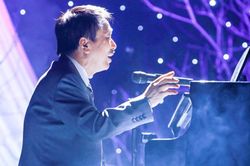 Phú Quang gặp gỡ Đoàn Chuẩn trong đêm nhạc 'Hà Nội phố'