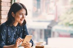 Cô hàng xóm độc thân cao tay gài bẫy khiến tôi mờ mắt 'dâng chồng'