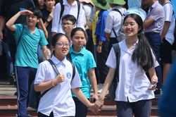Biến động điểm chuẩn lớp 10 Hà Nội những năm gần đây