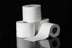 Giấy vệ sinh tưởng chỉ làm được mỗi một việc, ai ngờ còn có công dụng thần kỳ này