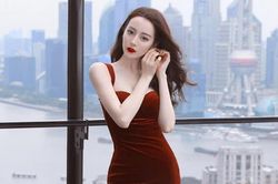 Ngoài 'Trường Ca Hành', Địch Lệ Nhiệt Ba 'thầu' nửa cuối năm 2021 với 'combo' phim cực hot