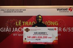 Nam nhân viên văn phòng tại TP.HCM lĩnh thưởng gần 142 tỷ đồng xổ số Vietlott
