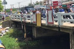 TP Thủ Đức: Điều tra vụ việc người đàn ông nằm chết dưới gầm cầu