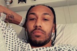 Aubameyang nhập viện
