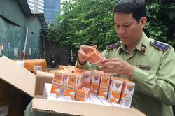 Hà Nội: Thu giữ 13.900 lọ tinh dầu thuốc lá điện tử, giá trị hàng tỷ đồng