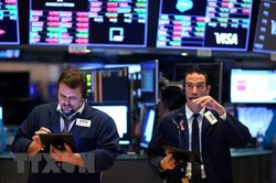 Chỉ số công nghiệp Dow Jones lần đầu tiên vượt mốc 34.000 điểm