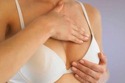 Mẹ bầu khi tắm tuyệt đối đừng kỳ cọ quá mạnh 3 bộ phận này kẻo hại con